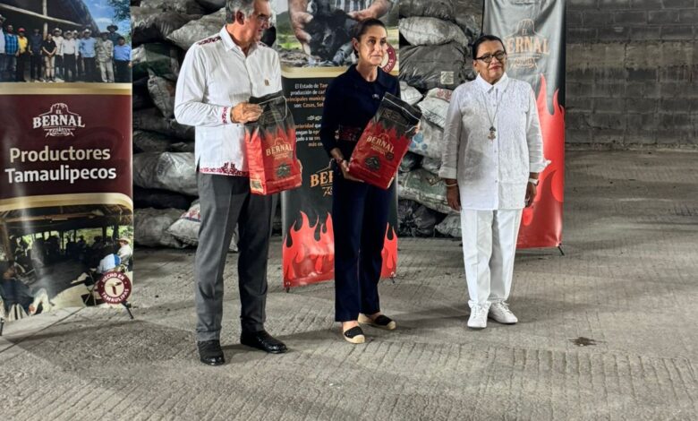 La Presidenta de México, Claudia Sheinbaum Pardo, recorrió las instalaciones de la empacadora de carbón vegetal “El Bernal”.