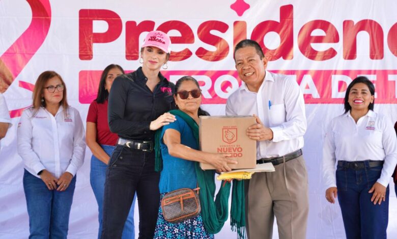 En representación de la alcaldesa Carmen Lilia Canturosas Villarreal; la presidenta del Sistema DIF Nuevo Laredo, Claudette Canturosas Villarreal, encabezó la jornada del programa "Presidencia Cerquita de ti".