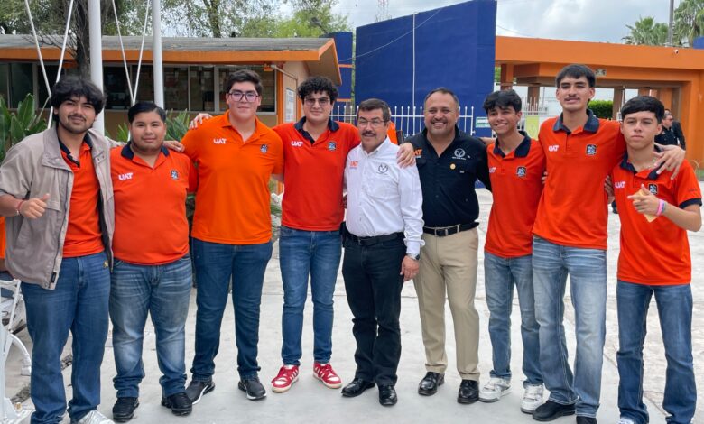 La jornada "Un día con tu Rector" se llevó a cabo en la Unidad Académica Multidisciplinaria Valle Hermoso (UAMVH).