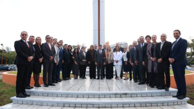 En los 75 años de la UAT se llevó a colocó en la Plaza Cívica, una ofrenda floral y guardias de honor en memoria a los fundadores.