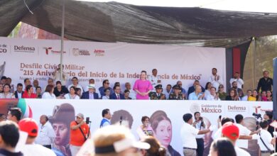Nuevo Laredo conmemoró el 215 aniversario del inicio de la Independencia de México con el tradicional desfile cívico-militar, encabezado por la alcaldesa Carmen Lilia Canturosas.
