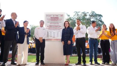 Los universitarios de la Facultad de Comercio, Administración y Ciencias Sociales de Nuevo Laredo tiene nueva techumbre gracias al apoyo del Rector y la alcaldesa.