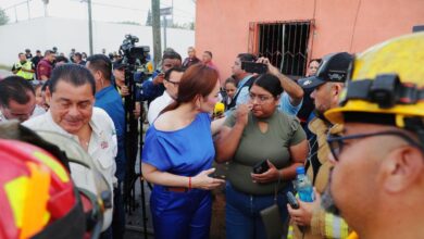 Carmen Lilia Canturosas Villarreal atendió de manera directa a las familias afectadas para poner a su disposición todo el respaldo del Gobierno municipal.
