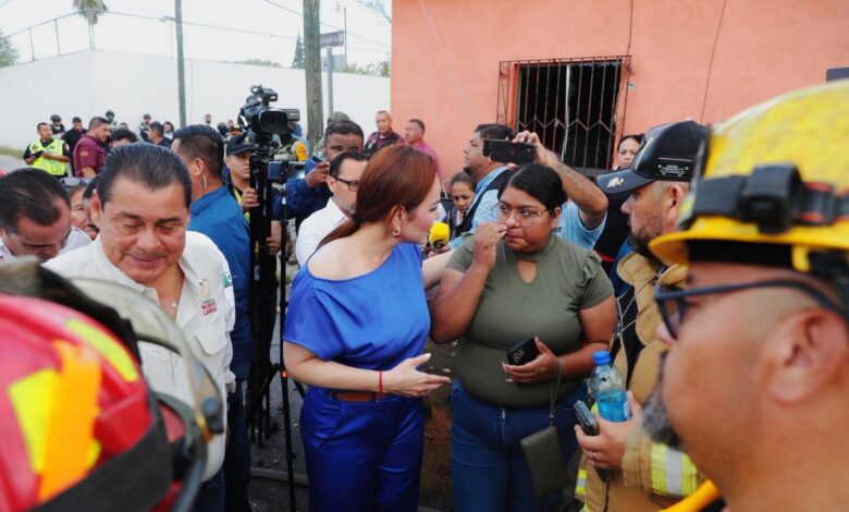 Carmen Lilia Canturosas Villarreal atendió de manera directa a las familias afectadas para poner a su disposición todo el respaldo del Gobierno municipal.