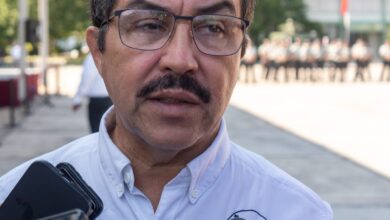 El Rector Dámaso Anaya informó que a partir de enero 2026 comienzan las clases en la prepa virtual, mediante un plan de estudios de dos años.