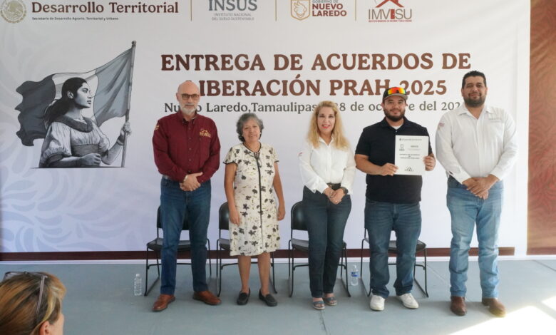 En la colonia Las Torres, segunda etapa, se entregaron los acuerdos de liberación de subsidios para la regularización de viviendas.