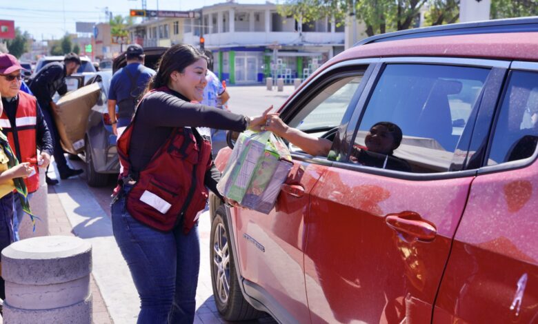 Los neoladerenses responden a la colecta en apoyo a las familias afectadas por las lluvias.