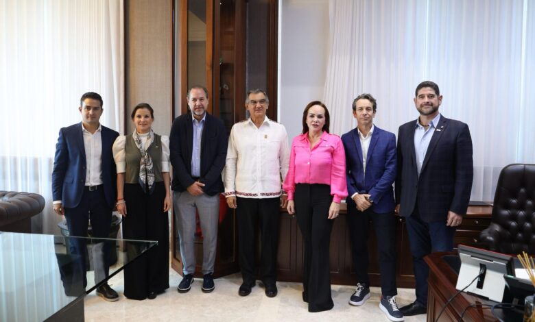Ejecutivos de JA Group, Fibra Shop y Grupo Link, presentaron este jueves ante el mandatario el proyecto Ágora I Urban District.