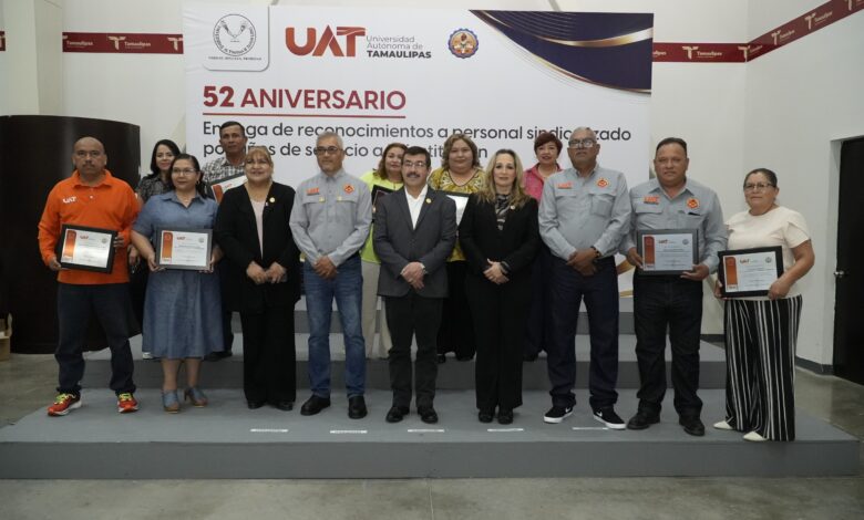El Rector felicitó al Sindicato Único de Trabajadores de la Universidad Autónoma de Tamaulipas (SUTUAT), por su 52 aniversario de fundación.