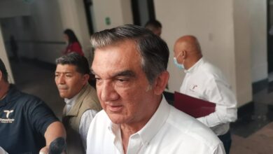 El mandatario estatal informó que fueron alertados por pescadores locales sobre la presencia de personal civil colocando letreros en la playa Bagdad.