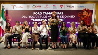 Carmen Lilia Canturosas Villarreal, participó como invitada de honor en el 3er Foro Mujeres de Cambio realizado en Ciudad Madero.