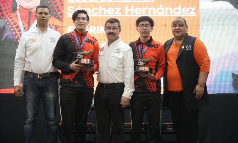 Estudiantes medallistas nacionales recibieron reconocimiento el reconocimiento “Correcaminos Orgullo UAT”.
