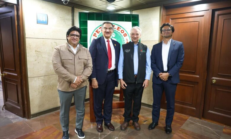 El Gobernador Américo Villarreal Anaya se reunió con el Director General de Petróleos Mexicanos, Víctor Rodríguez Padilla.