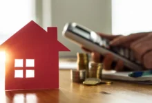 En Nuevo Laredo 35 ciudadanos y empresas mantienen adeudos del impuesto predial por más de 25 millones de pesos.