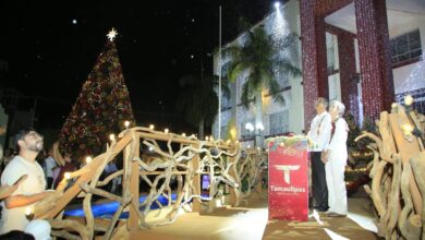 El gobernador Américo Villarreal Anaya, junto a la presidenta del DIF Estatal, María de Villarreal, encendieron la Navidad en Tamaulipas.