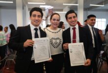 La alcaldesa Carmen Lilia Canturosas Villarreal anunció que el Gobierno Municipal otorgará 300 becas de titulación a jóvenes de distintas universidades públicas.