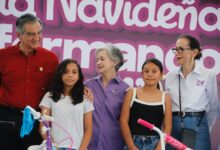 El Gobernador Américo Villarreal Anaya, y la presidenta del Sistema DIF Tamaulipas, María de Villarreal, encabezaron la Brigada Navideña Transformando Familias en el poblado Higuerillas.
