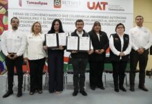 Mediante un convenio de colaboración se establece un esquema de becas educativas para trabajadores sindicalizados del Gobierno del Estado y sus hijos.