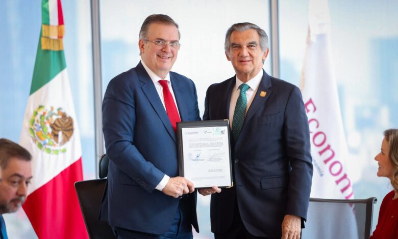 El Secretario de Economía, Marcelo Ebrard Casaubón y el Gobernador Américo Villarreal Anaya, firmaron un convenio de coordinación para impulsar el Polo de Desarrollo para el Bienestar de Altamira.