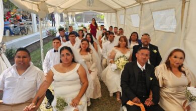 En una ceremonia de matrimonios colectivos, 12 parejas se casaron en el Cedes de Altamira.