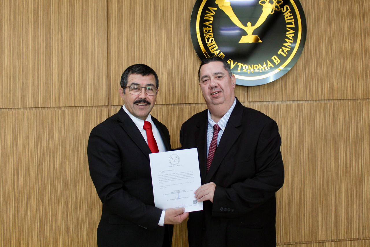 El Rector de la UAT otorga nombramientos a su gabinete.