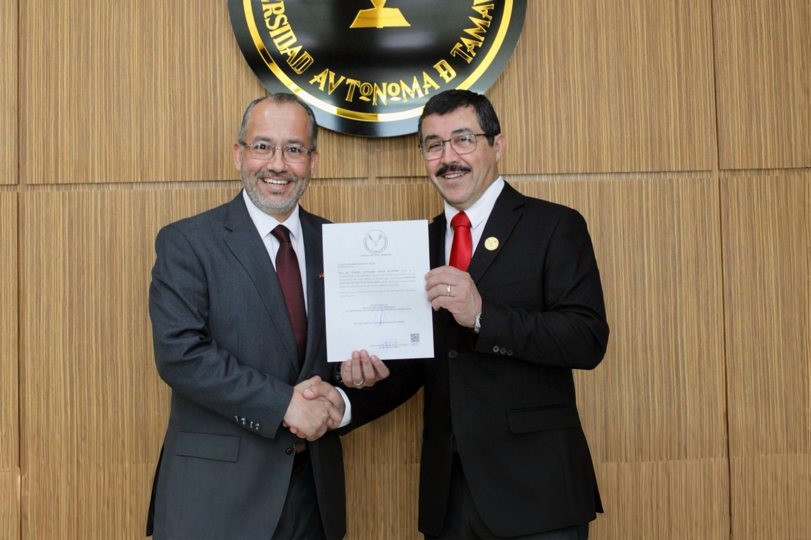 El Rector de la UAT otorga nombramientos a su gabinete.