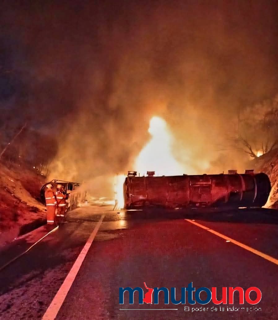 Accidente en carretera Rumbo Nuevo deja dos lesionados.
