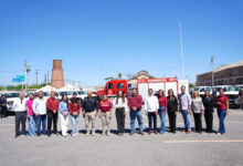 Gobierno de Nuevo Laredo hace entrega de unidades a protección civil y bomberos.