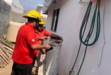 Bomberos atienden fuga de gas en colonia de la ciudad.