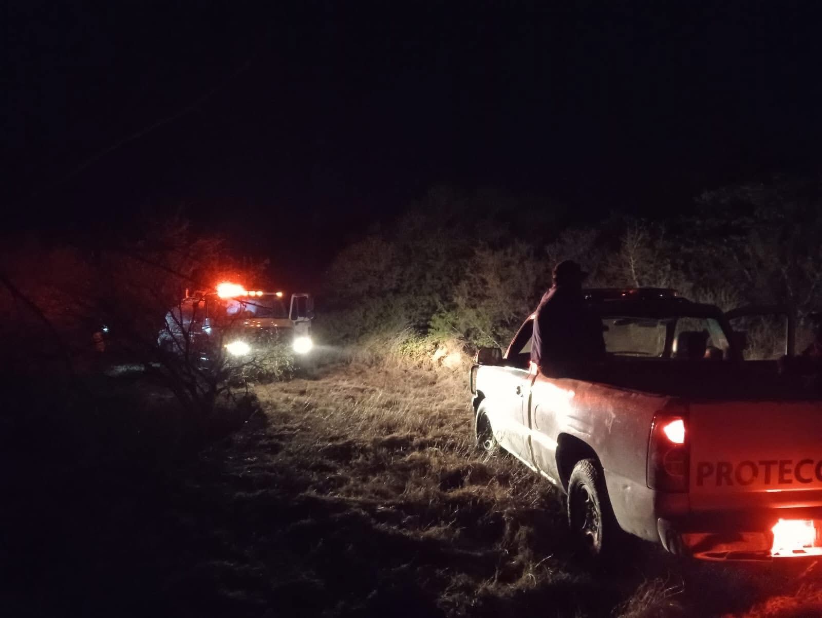 Cuerpo de bomberos atienden reportes de incendios.