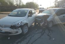 Accidente vehicular en Av del Estudiante deja daños materiales