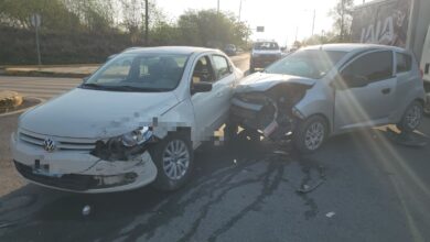 Accidente vehicular en Av del Estudiante deja daños materiales