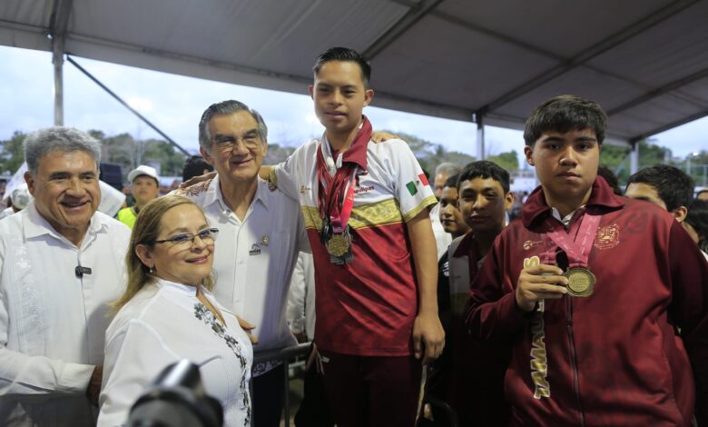 Supervisa Américo Villarreal proyectos productivos y deportivos en el sur de Tamaulipas