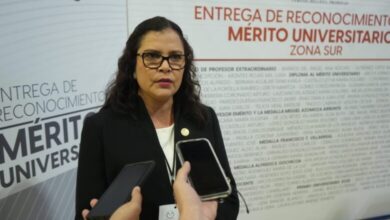 Edilia de la Rosa Manzano, recibió el galardón “Investigación de Excelencia”, por un proyecto que fortalece la infraestructura del Laboratorio de Ecofisiología Vegetal de la UAT.