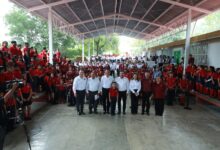 Educación humanista busca una sociedad más justa: Entrega gobernador obras por 4 mdp además de mobiliario escolar