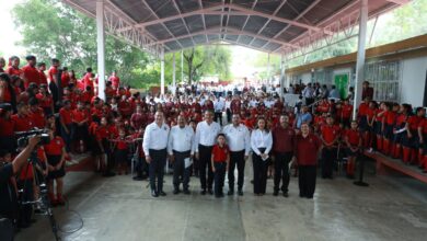 Educación humanista busca una sociedad más justa: Entrega gobernador obras por 4 mdp además de mobiliario escolar