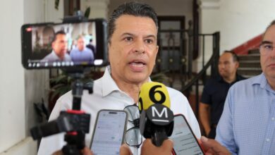 Eduardo Gattás trabaja en programa de bacheo para las calles de la ciudad