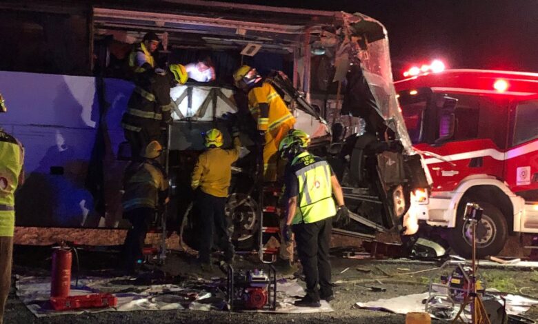 2 personas sin vida y 15 lesionadas por accidente en carretera