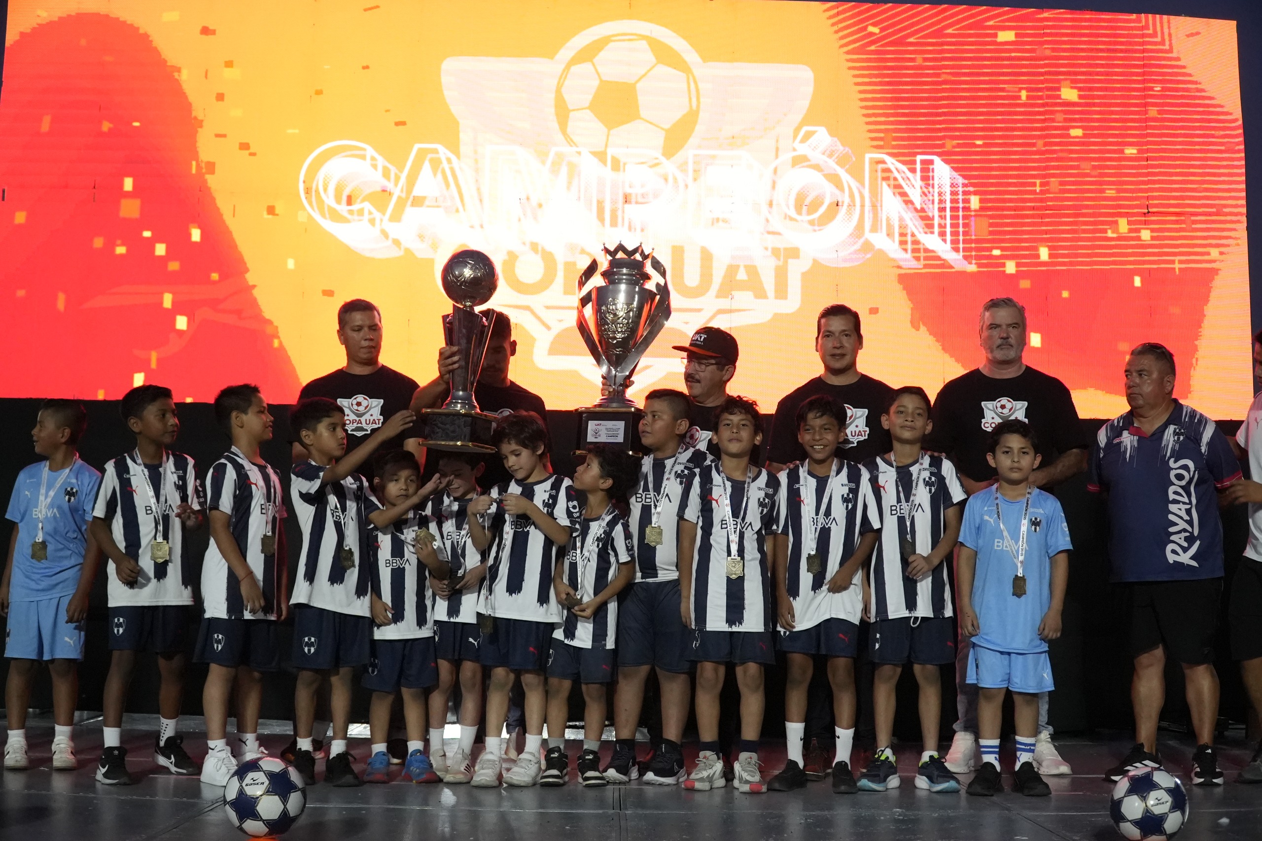 El rector inaugura la Copa UAT 2026 con Ricardo “Diablito” Chávez como invitado de honor