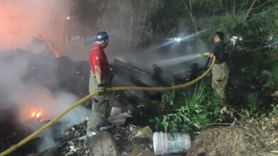 Elementos del Cuerpo de Bomberos registraron una intensa jornada tras atender diversos reportes de incendio en distintos sectores de la capital, logrando sofocar los siniestros antes de que representaran un riesgo mayor para la población.