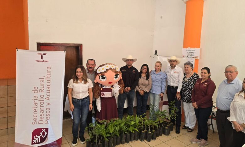 Con pláticas y donación de plantas, promueven cuidado ambiental en Padilla