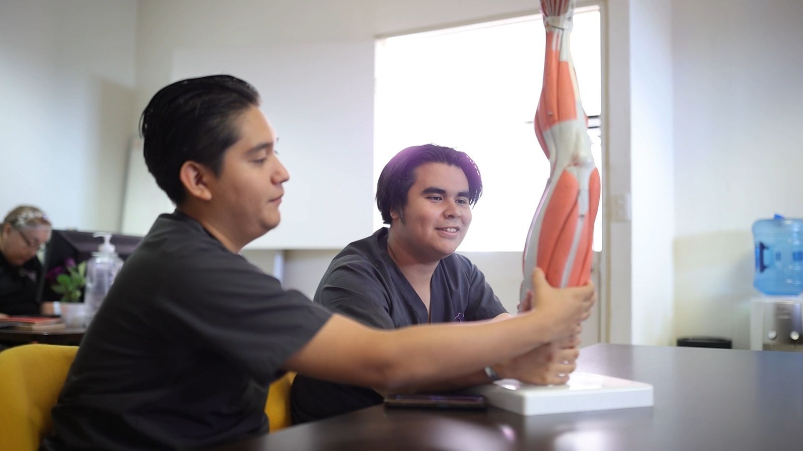 Inicia CREE entrega de fichas para examen de admisión de la Licenciatura en Terapia Física