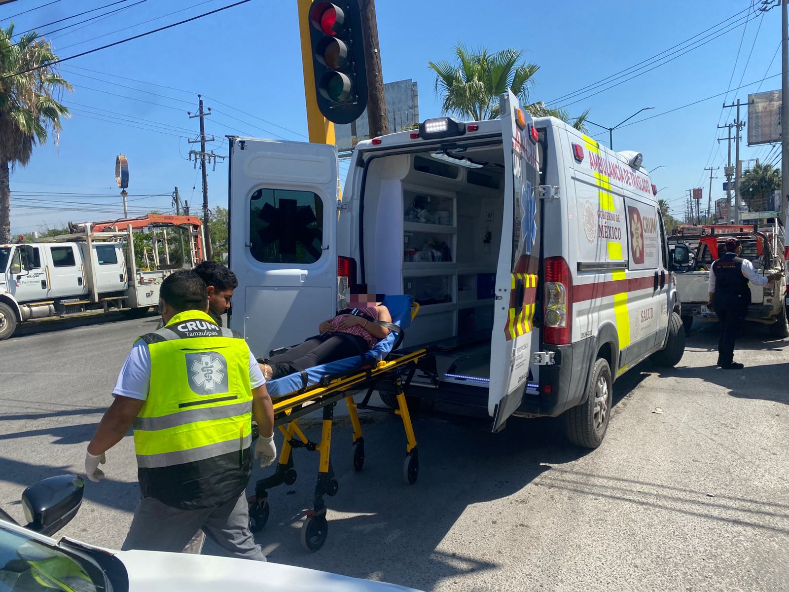 Fuerte accidente de microbús deja al menos siete lesionados