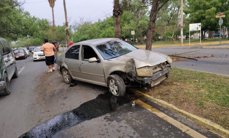 Fuerte percance en Boulevard Praxedis Balboa deja vialidad obstruida