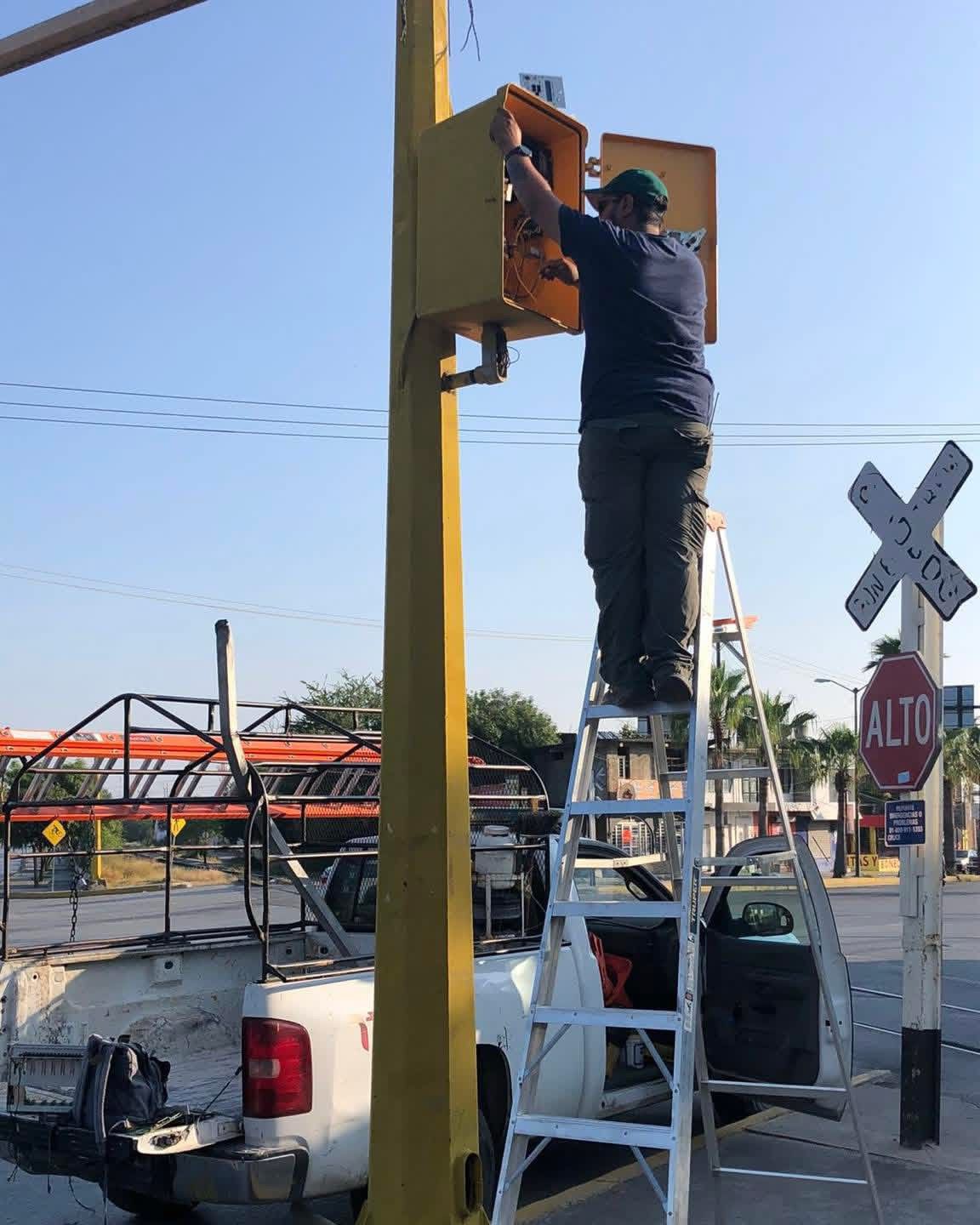 Semáforos fallan por robo de cableado y no fallas en los equipos
