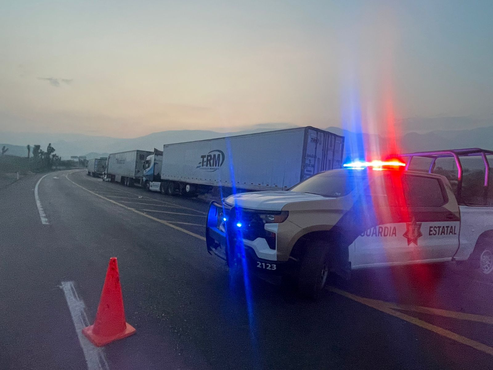 Elementos de Tránsito Estatal mantienen labores en carretera