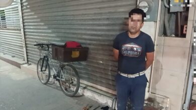 Detienen presunto delincuente cuando intentaba forzar candados de negocio