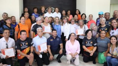 El grupo de 26 personas adultas mayores concluyeron con éxito su curso de uso de herramientas digitales.