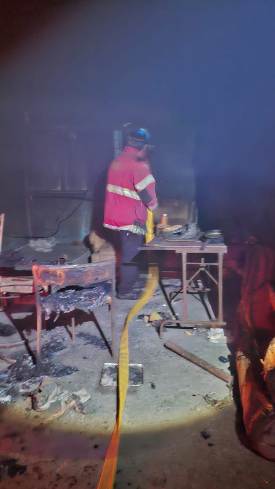Bomberos atienden reporte de incendio en Amp Linda Vista