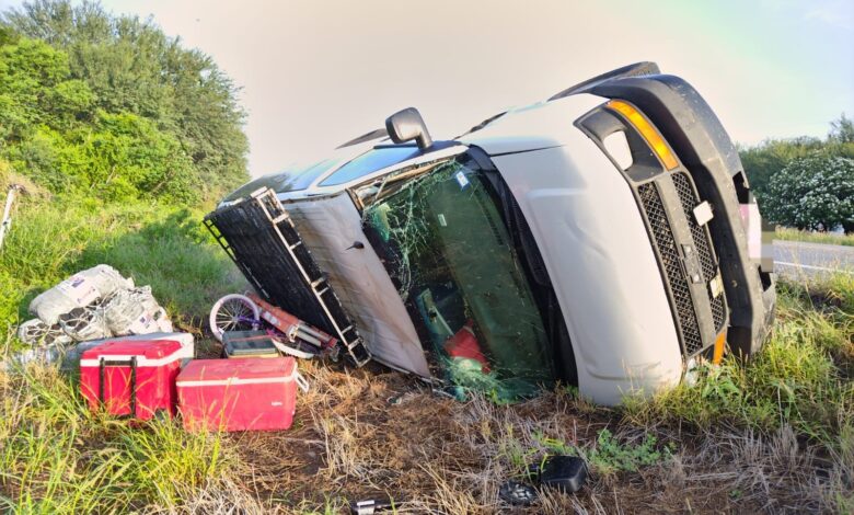 Vuelca camioneta en la Carretera Victoria-Matamoros